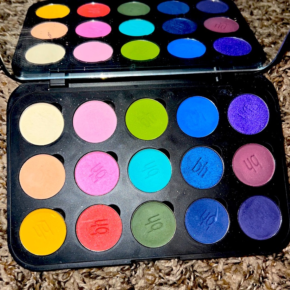 BH cosmetics Eyeshadow Palette